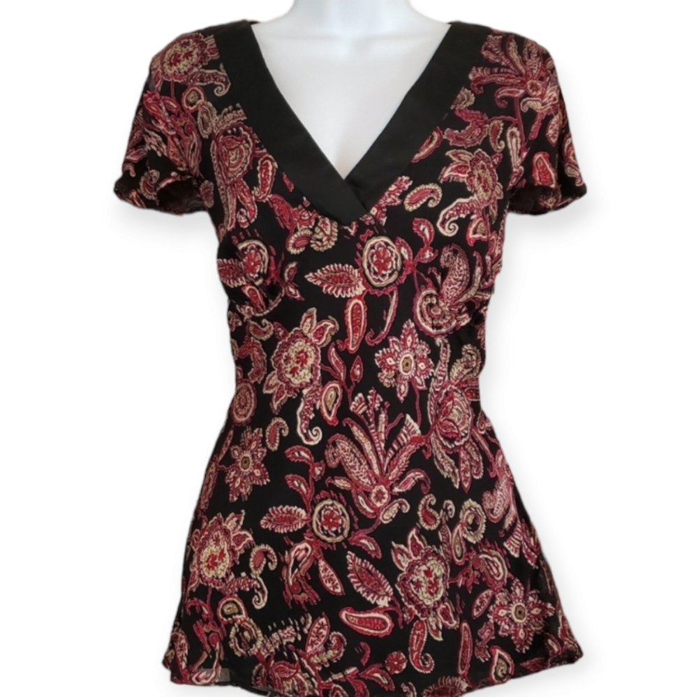 NWOT LOFT black pink tan & red paisley silk V-neck blouse top Womens 12